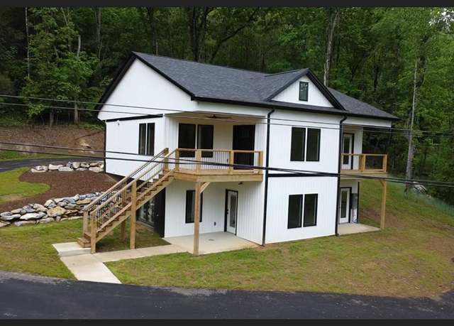 Property at 2091 Ellett Rd, Christiansburg, VA 24073, 3 beds, 3.5 baths