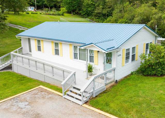 Property at 2095 W Ridge Rd, Wytheville, VA 24382, 3 beds, 1 bath