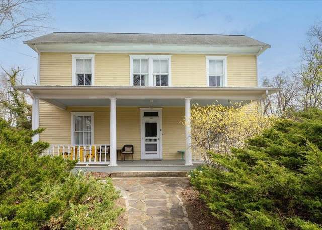 Property at 408 Progress St NE, Blacksburg, VA 24060, 4 beds, 1.5 baths