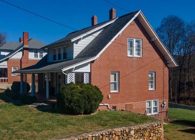 Property at 611 Glendale Rd, Galax, VA 24333, 4 beds, 2 baths