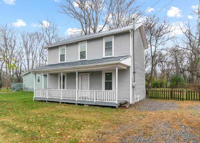 Property at 1206 West St, Radford, VA 24141, 3 beds, 1 bath