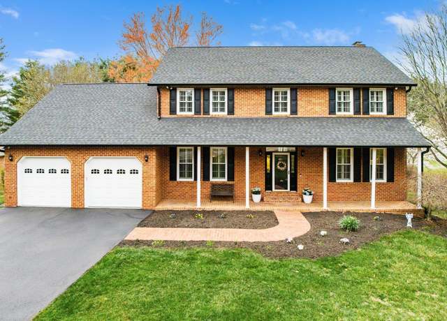 Property at 102 Mateer Cir, Blacksburg, VA 24060, 5 beds, 3.5 baths
