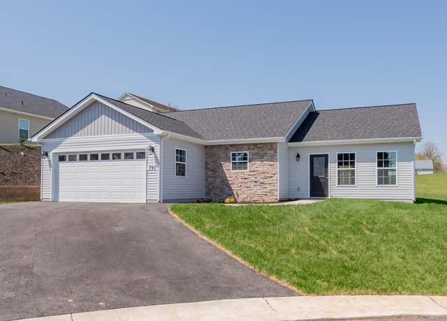 Property at 795 Chesley St, Radford, VA 24141, 3 beds, 2 baths