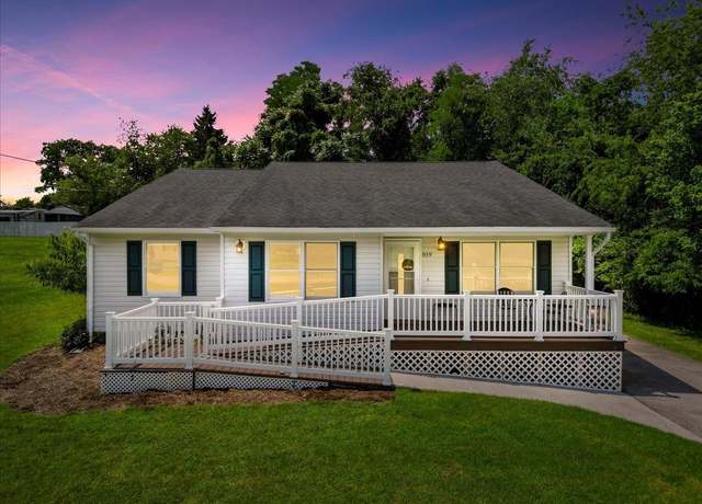 Property at 819 Seventeenth St, Radford, VA 24141, 4 beds, 2 baths