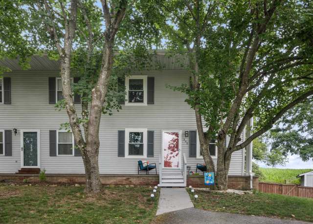 Property at 395 Warren St, Christiansburg, VA 24073, 3 beds, 2.5 baths
