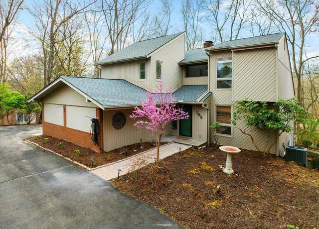 Property at 102 Dogwood Ln, Radford, VA 24141, 6 beds, 4.5 baths