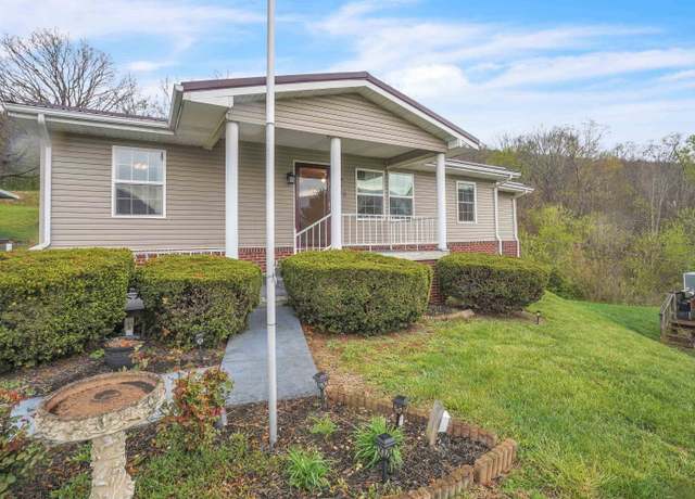 Property at 606 Hopkins St, Narrows, VA 24124, 3 beds, 2 baths