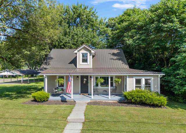 Property at 1211 Second St, Radford, VA 24141, 3 beds, 1.5 baths
