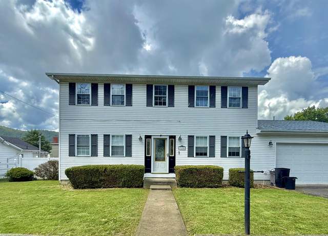 Property at 240 Giles Ave, Rich Creek, VA 24147, 3 beds, 2.5 baths