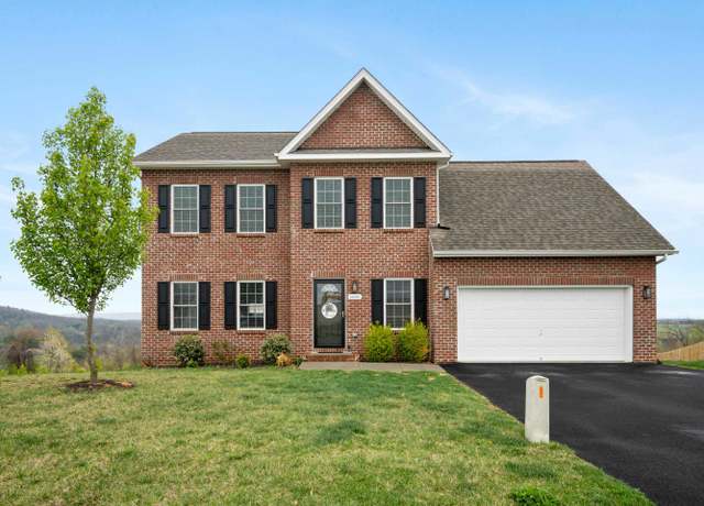 Property at 1680 Diana Dr, Christiansburg, VA 24073, 4 beds, 3 baths