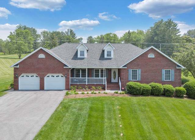 Property at 2055 Lake Vista Dr, Christiansburg, VA 24073, 3 beds, 2.5 baths