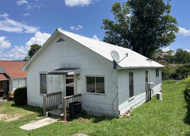 Property at 104 Sharp St, Pearisburg, VA 24134, 3 beds, 1 bath