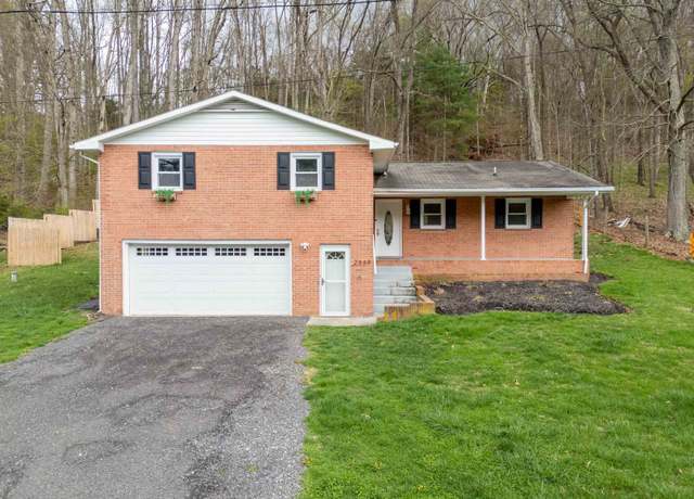 Property at 2669 Lowmans Ferry Rd, Pulaski, VA 24301, 3 beds, 2 baths