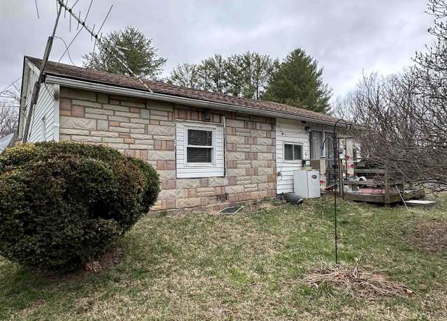 Property at 3857 Cruise Dr, Pulaski, VA 24301, 2 beds, 1 bath