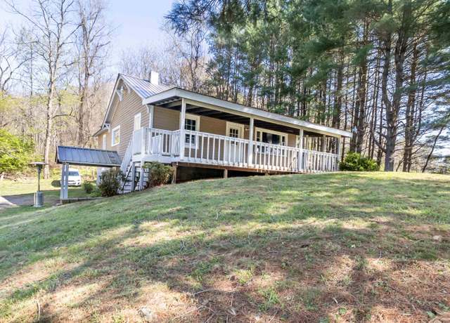 Property at 1131 Fleets Xing, Draper, VA 24324, 4 beds, 2 baths