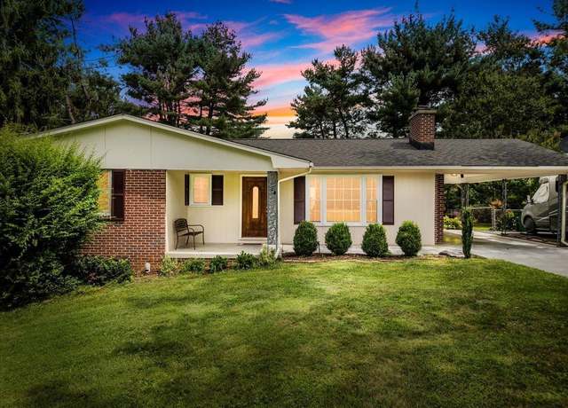 Property at 340 Walters Dr, Christiansburg, VA 24073, 3 beds, 2 baths