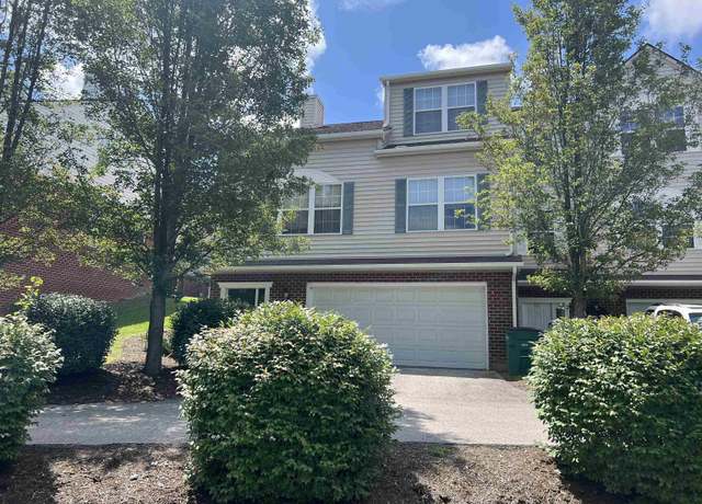 Property at 900 Oaktree Blvd, Christiansburg, VA 24073, 3 beds, 2 baths
