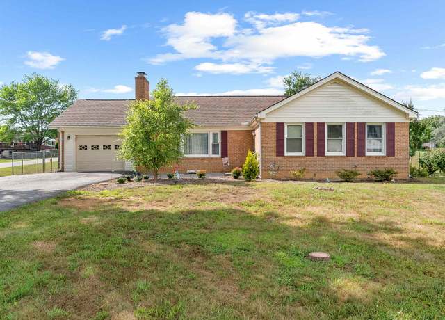 Property at 195 Ash Dr, Christiansburg, VA 24073, 3 beds, 2 baths