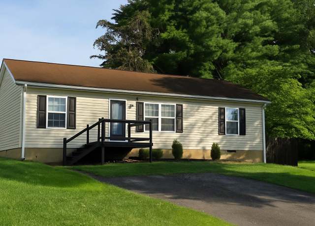 Property at 231 Allen Ave, Radford, VA 24141, 3 beds, 2 baths