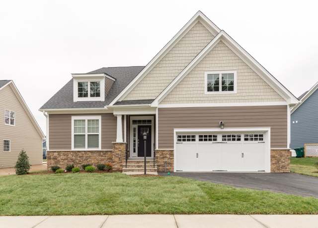 Property at 1020 Round Meadow Dr, Christiansburg, VA 24073, 3 beds, 2 baths