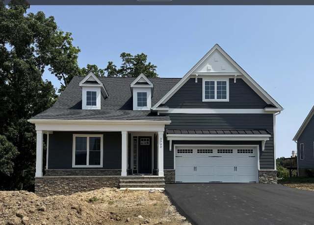 Property at 1020 Round Meadow Dr, Christiansburg, VA 24073, 3 beds, 2 baths