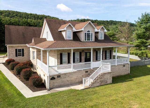 Property at 1305 W Ridge Rd, Wytheville, VA 24382, 4 beds, 2.5 baths