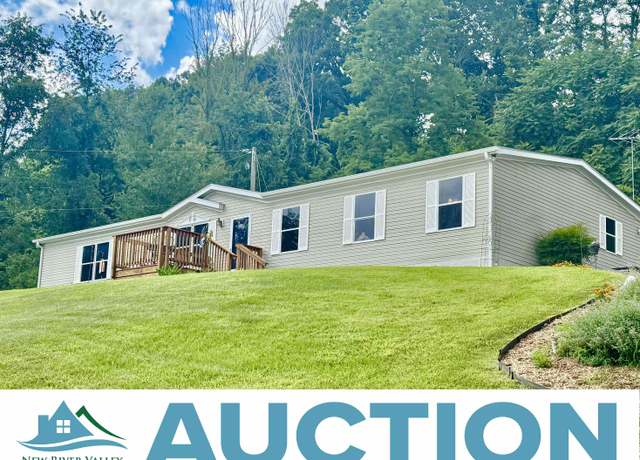Property at 4805 Shelburne Rd, Radford, VA 24141, 3 beds, 2 baths