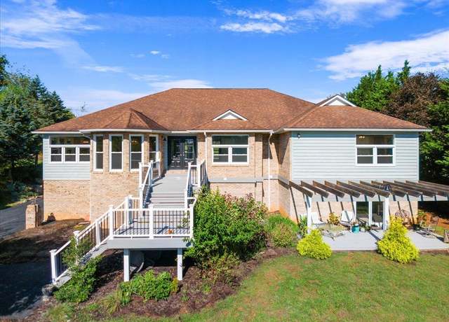 Property at 4805 Barton Dr, Dublin, VA 24084, 4 beds, 3 baths