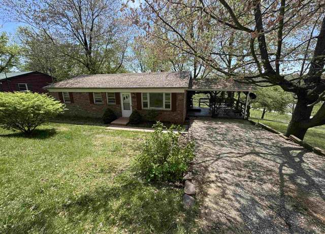 Property at 303 Circle Dr, Pembroke, VA 24136, 3 beds, 1 bath