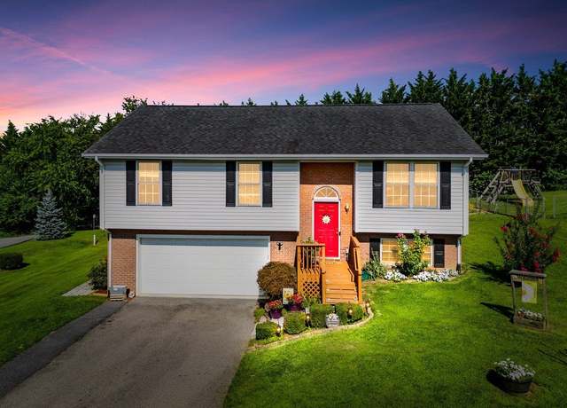 Property at 105 Ashton Ct, Christiansburg, VA 24073, 4 beds, 3 baths