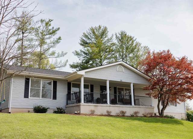 Property at 215 Primrose Dr, Blacksburg, VA 24060, 3 beds, 2 baths
