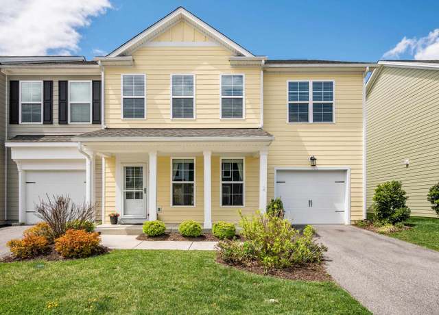 Property at 275 Hamilton Ave NW, Christiansburg, VA 24073, 4 beds, 2.5 baths