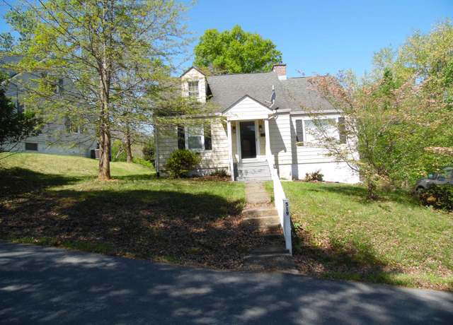 Property at 519 Pearis Sts, Pearisburg, VA 24134, 4 beds, 1.5 baths