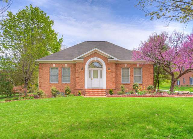 Property at 212 Spickard St, Blacksburg, VA 24060, 4 beds, 3 baths