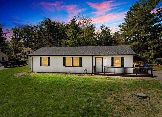Property at 2435 Glade Dr SE, Christiansburg, VA 24073, 3 beds, 2 baths