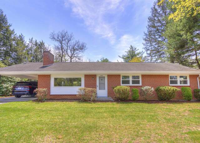 Property at 1401 Glade Rd, Blacksburg, VA 24060, 4 beds, 2.5 baths