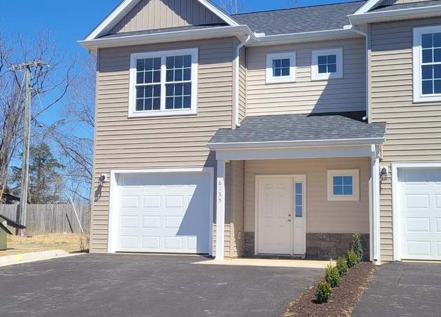 Property at 6135 Warren Newcomb Dr, Radford, VA 24141, 3 beds, 2.5 baths