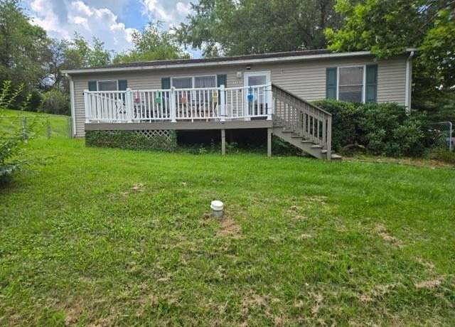 Property at 3301 Springview Dr, Christiansburg, VA 24073, 4 beds, 1.5 baths