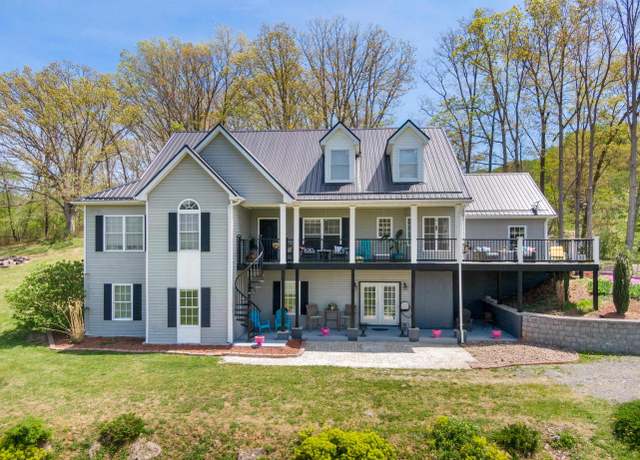 Property at 267 Hilltop Rd, Pearisburg, VA 24134, 5 beds, 3.5 baths