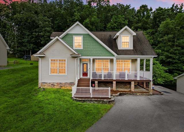 Property at 235 John Lemley Ln, Christiansburg, VA 24073, 6 beds, 3 baths