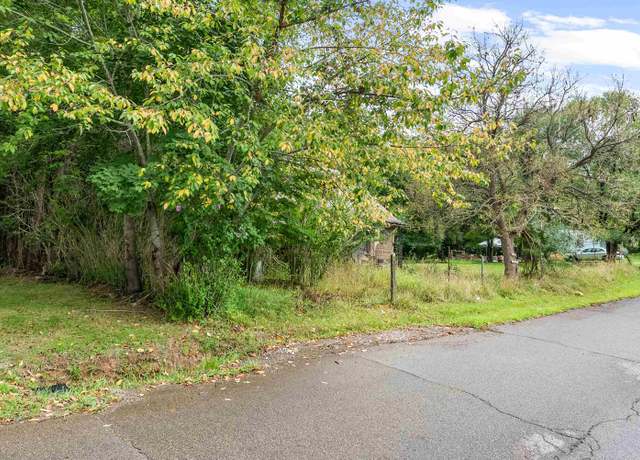 Property at 1703 Case Knife Rd, Pulaski, VA 24301