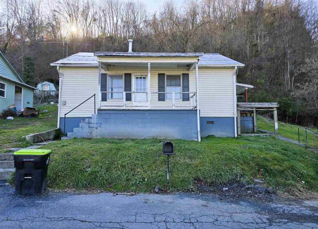 Property at 312 Davidson St, Saltville, VA 24370, 2 beds, 1 bath