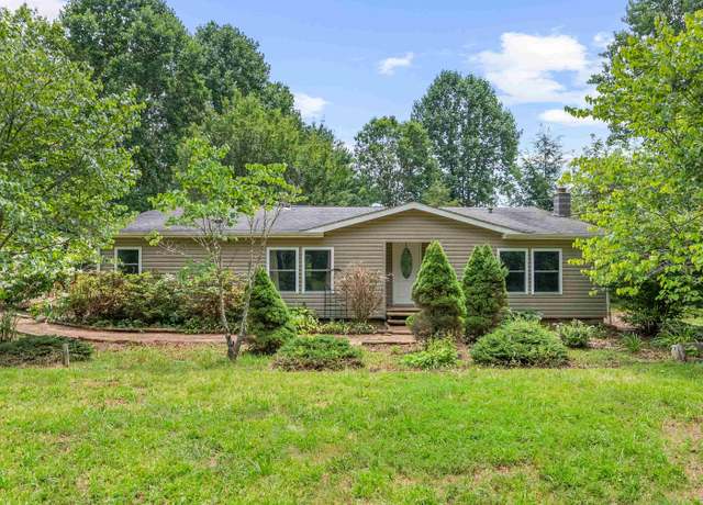 Property at 805 Riverwood Ln, Fries, VA 24330, 3 beds, 2 baths