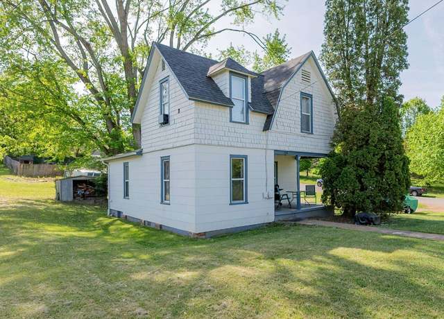 Property at 1408 3rd St, Radford, VA 24141, 4 beds, 1 bath
