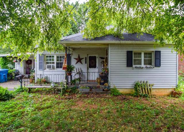 Property at 323 Whittaker Ave, Roanoke, VA 24012, 3 beds, 2 baths