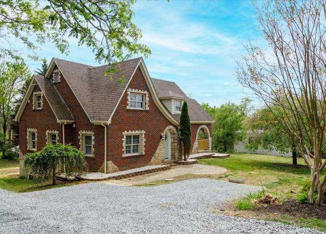 Property at 7422 Nicewander Way, Fairlawn, VA 24141, 5 beds, 2 baths