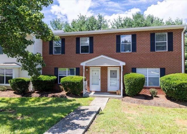 Property at 329 Pheasant Run Ct, Blacksburg, VA 24060, 4 beds, 2.5 baths