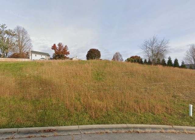 Property at 320 Diamond Ave NW, Christiansburg, VA 24073