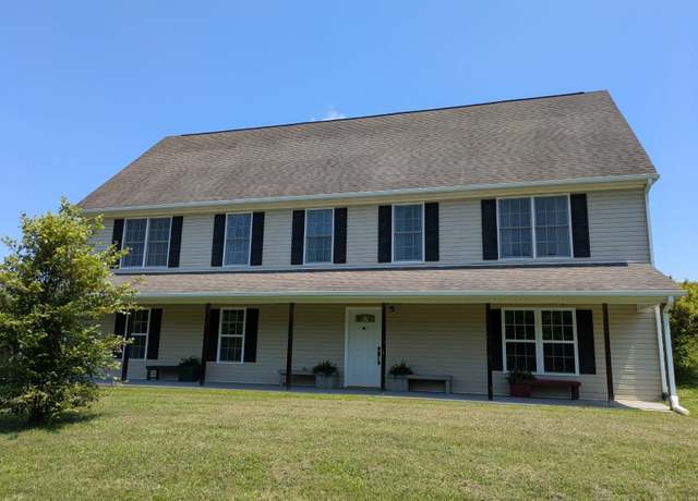 Property at 1637 Christiansburg Pike NE, Floyd, VA 24091, 5 beds, 4 baths