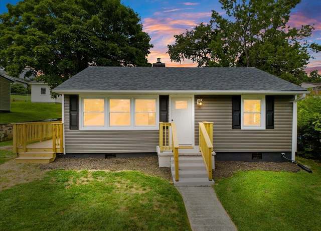 Property at 409 Third St SW, Christiansburg, VA 24073, 2 beds, 1 bath